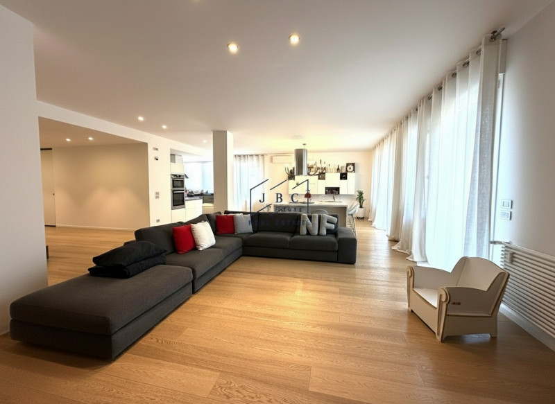 MOTTA DI LIVENZA - (TV)
Nel centro di Motta di Livenza (TV), proponiamo in esclusiva questo strao...