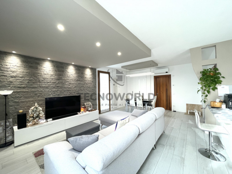 Ti presentiamo un affascinante appartamento trilocale situato al terzo piano servito da ascensore...