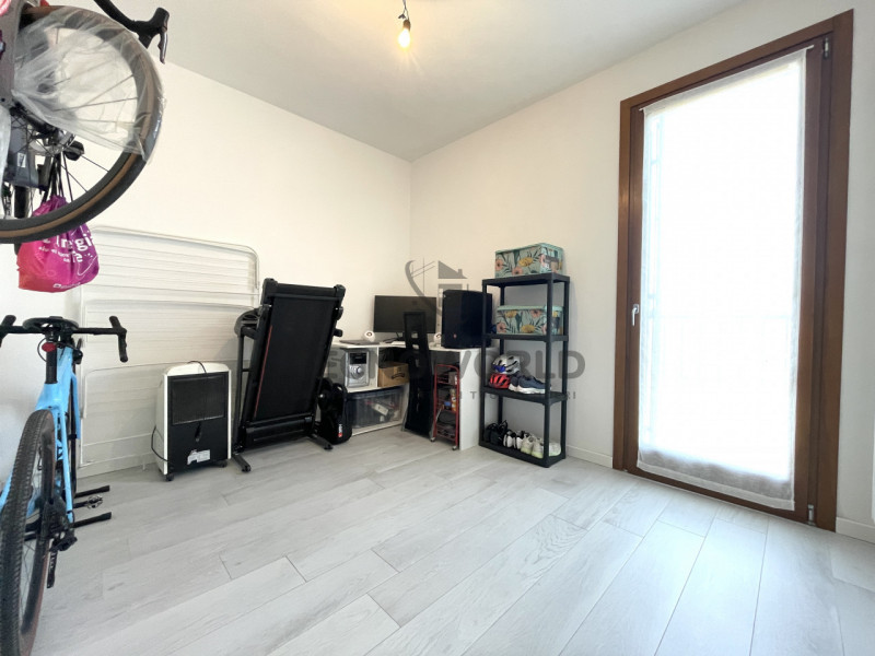 Ti presentiamo un affascinante appartamento trilocale situato al terzo piano servito da ascensore...