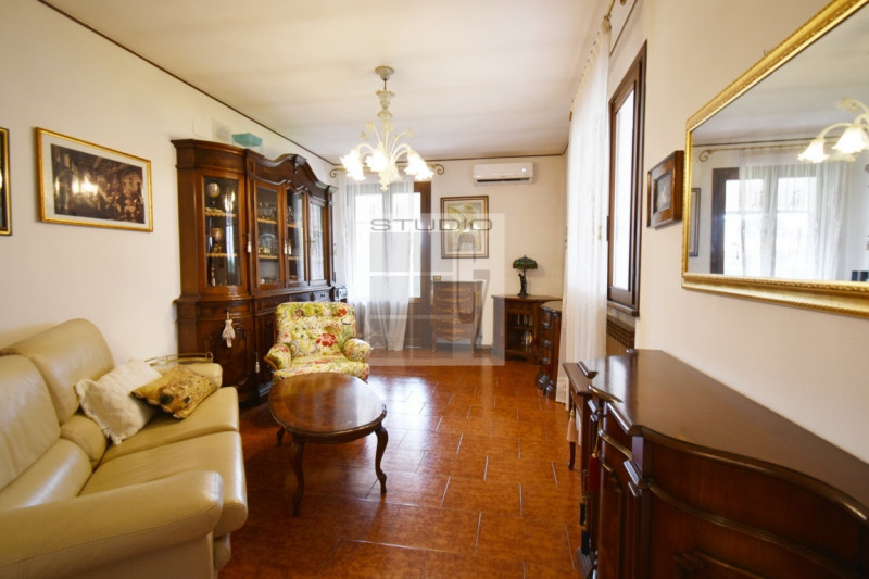 Ti presentiamo la tua prossima casa!

In centro a Piombino Dese proponiamo in vendita l'abitazion...