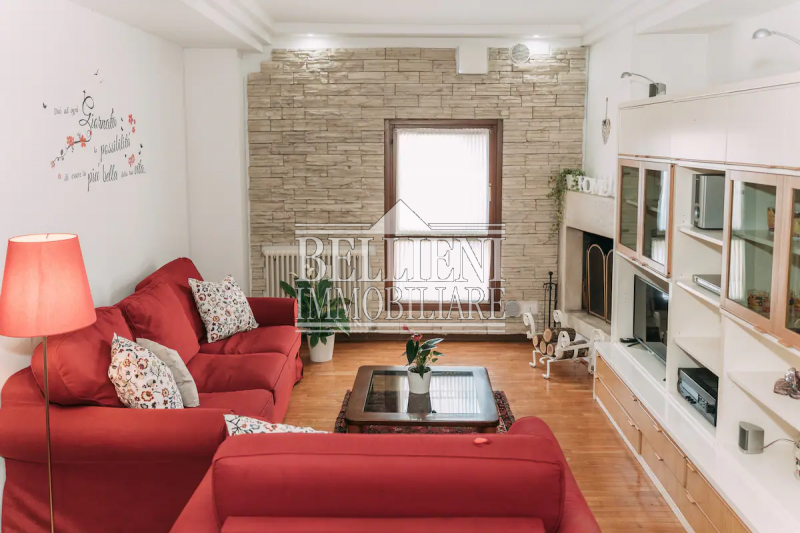 CENTRO STORICO: In contesto centralissimo ma non in ztl proponiamo in locazione un mini appartame...