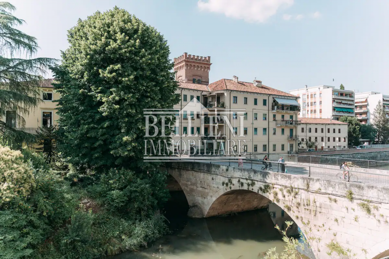 CENTRO STORICO: In contesto centralissimo ma non in ztl proponiamo in locazione un mini appartame...