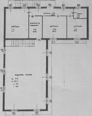 COMPOSIZIONE:
Proponiamo in vendita fabbricato attualmente destinato a laboratorio con uffici e m...