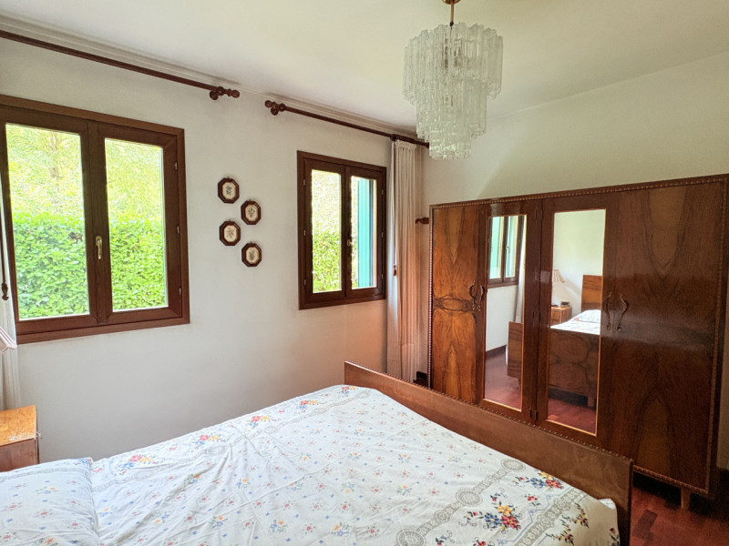 Se stai cercando un appartamento spazioso con un bel giardino privato, questa soluzione potrebbe ...