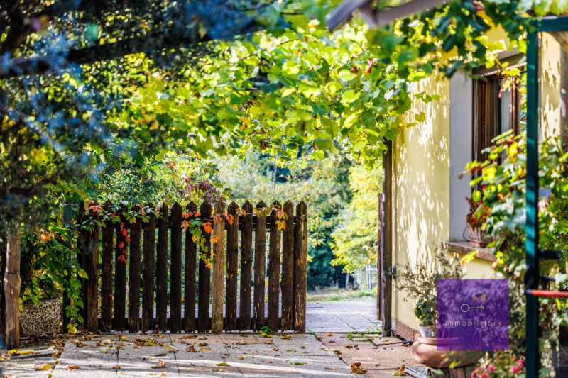 Una casa grande, oggi ristorante

Ci sono immobili che nascono con una funzione precisa
e altri c...
