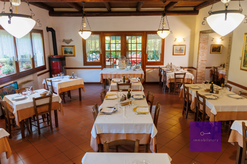 Una casa grande, oggi ristorante

Ci sono immobili che nascono con una funzione precisa
e altri c...
