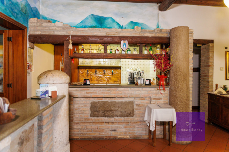 Una casa grande, oggi ristorante

Ci sono immobili che nascono con una funzione precisa
e altri c...