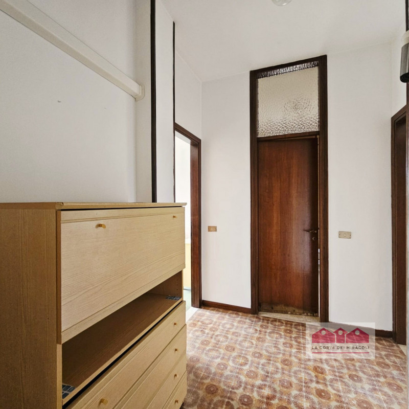 VICENZA SAN PIO X: SEI ALLA RICERCA DI UN BICAMERE SPAZIOSO DA REINVENTARE A TUO GUSTO IN OTTIMO ...