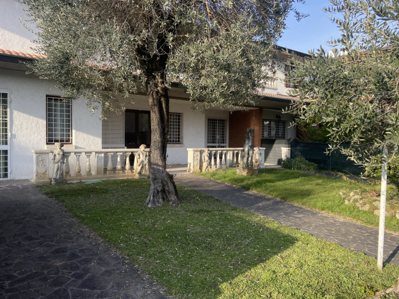 Vicenza, Torri di Quartesolo: in una delle zone più ricercate e comode del comune di Torri di Qua...