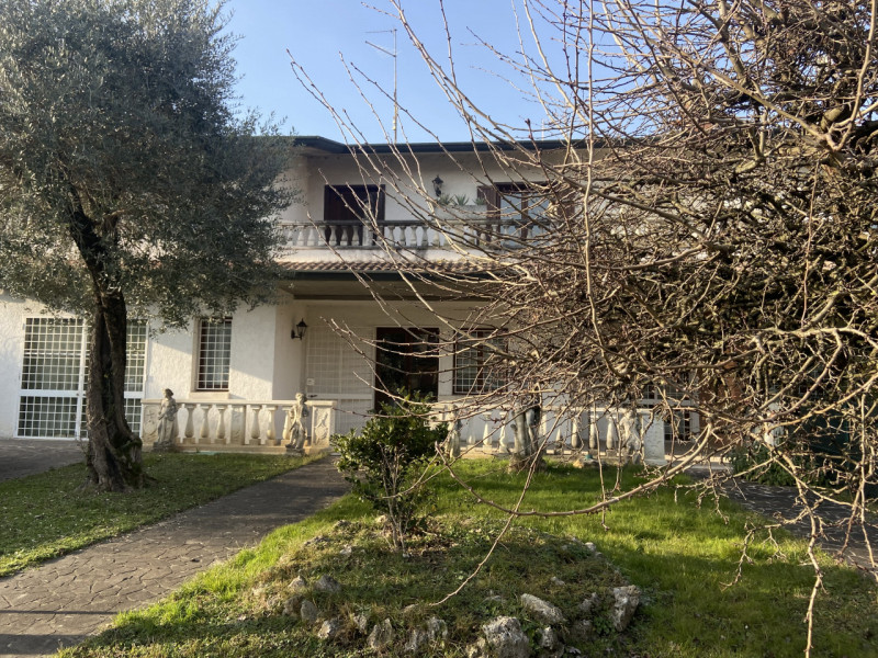 Vicenza, Torri di Quartesolo: in una delle zone più ricercate e comode del comune di Torri di Qua...