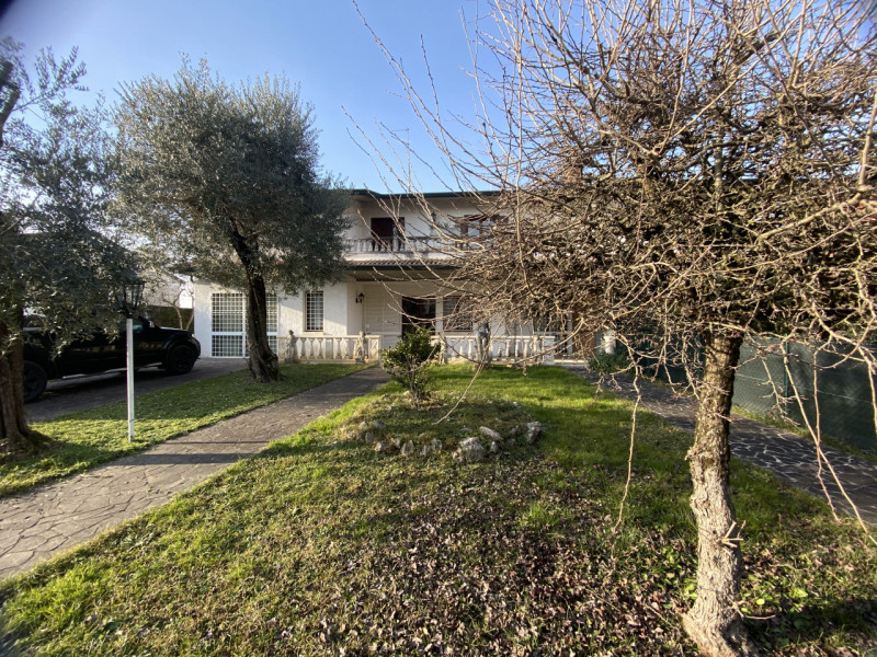 Vicenza, Torri di Quartesolo: in una delle zone più ricercate e comode del comune di Torri di Qua...