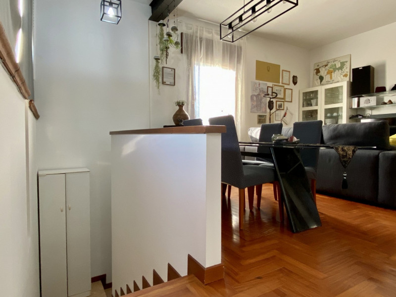 In una delle zone più strategiche e richieste di Vicenza, nel quartiere di Ponte Marchese, a poch...