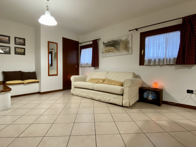 In una delle zone più strategiche e richieste di Vicenza, nel quartiere di Ponte Marchese, a poch...