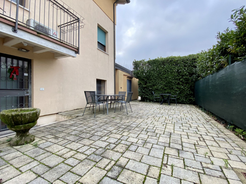 In una delle zone più strategiche e richieste di Vicenza, nel quartiere di Ponte Marchese, a poch...