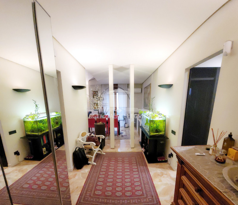 VICENZA – LAGHETTO, in bifamiliare sovrapposta, proponiamo un ampio tricamere al piano primo con ...