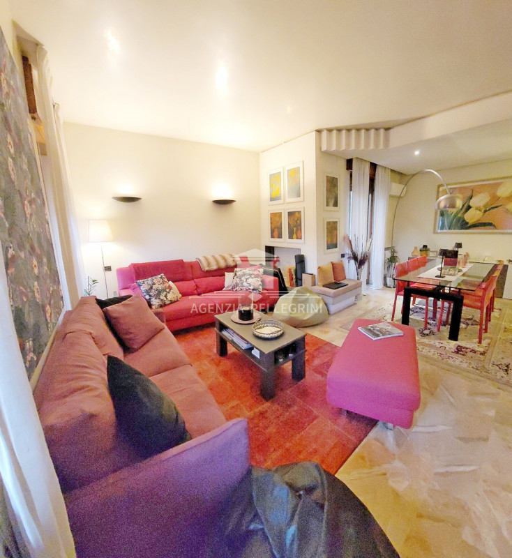 VICENZA – LAGHETTO, in bifamiliare sovrapposta, proponiamo un ampio tricamere al piano primo con ...