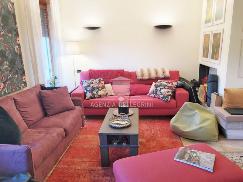 VICENZA – LAGHETTO, in bifamiliare sovrapposta, proponiamo un ampio tricamere al piano primo con ...