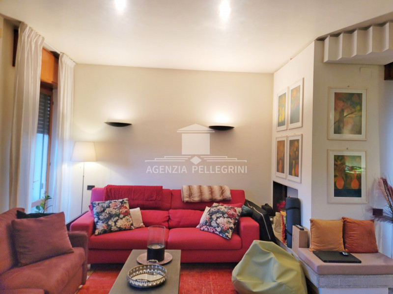 VICENZA – LAGHETTO, in bifamiliare sovrapposta, proponiamo un ampio tricamere al piano primo con ...