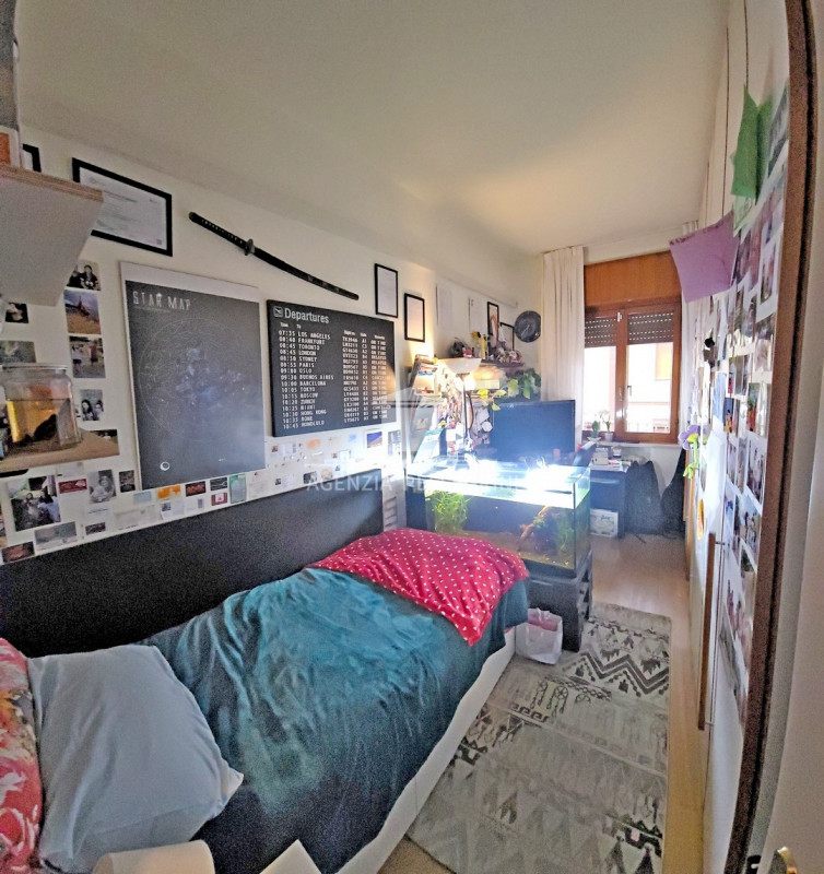 VICENZA – LAGHETTO, in bifamiliare sovrapposta, proponiamo un ampio tricamere al piano primo con ...