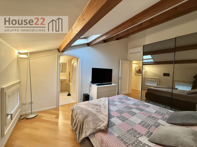 ZONA CORSO PADOVA - VICENZA. In recente e signorile palazzina di sole 5 unità abitative proponiam...