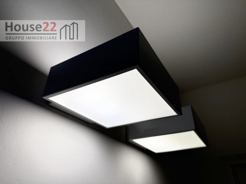 ZONA CORSO PADOVA - VICENZA. In recente e signorile palazzina di sole 5 unità abitative proponiam...