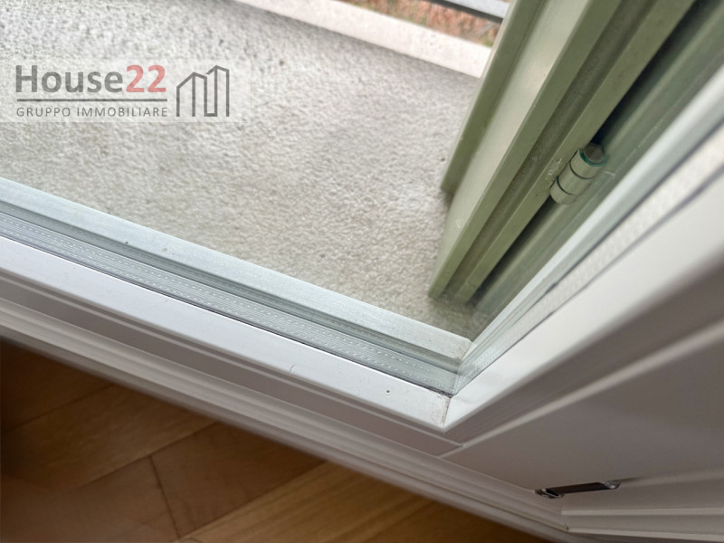 ZONA CORSO PADOVA - VICENZA. In recente e signorile palazzina di sole 5 unità abitative proponiam...