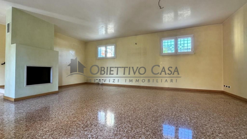 Rif: “PD680” ARCELLA – San Carlo

Questa villa monofamiliare dalle grandi metrature, non è solo u...