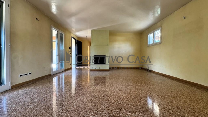 Rif: “PD680” ARCELLA – San Carlo

Questa villa monofamiliare dalle grandi metrature, non è solo u...