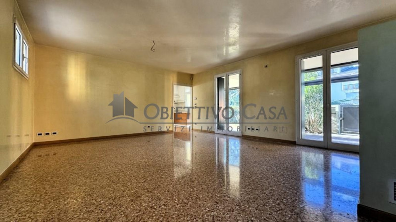 Rif: “PD680” ARCELLA – San Carlo

Questa villa monofamiliare dalle grandi metrature, non è solo u...