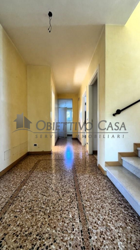 Rif: “PD680” ARCELLA – San Carlo

Questa villa monofamiliare dalle grandi metrature, non è solo u...