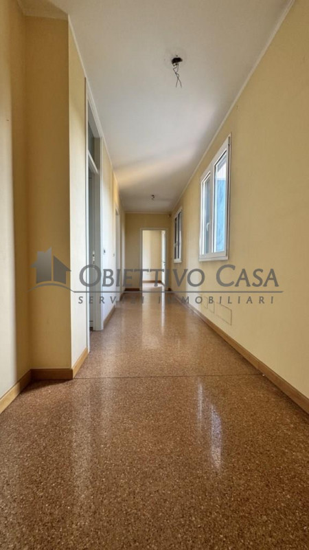 Rif: “PD680” ARCELLA – San Carlo

Questa villa monofamiliare dalle grandi metrature, non è solo u...