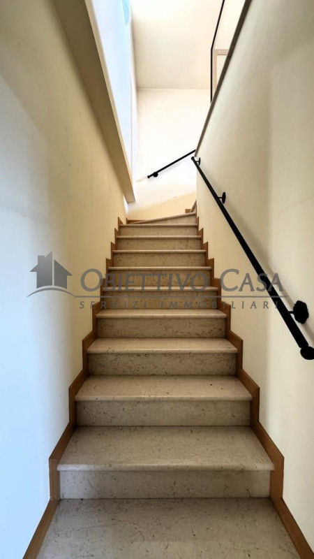 Rif: “PD680” ARCELLA – San Carlo

Questa villa monofamiliare dalle grandi metrature, non è solo u...