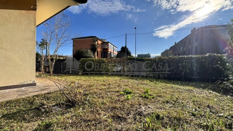 Rif: “PD680” ARCELLA – San Carlo

Questa villa monofamiliare dalle grandi metrature, non è solo u...