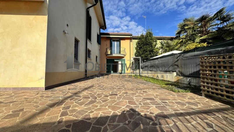 Rif: “PD680” ARCELLA – San Carlo

Questa villa monofamiliare dalle grandi metrature, non è solo u...