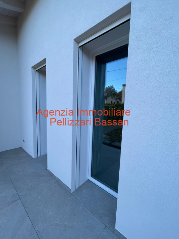 Sei alla ricerca di una casa nuova, moderna e funzionale, disposta su un unico piano? Abbiamo la ...