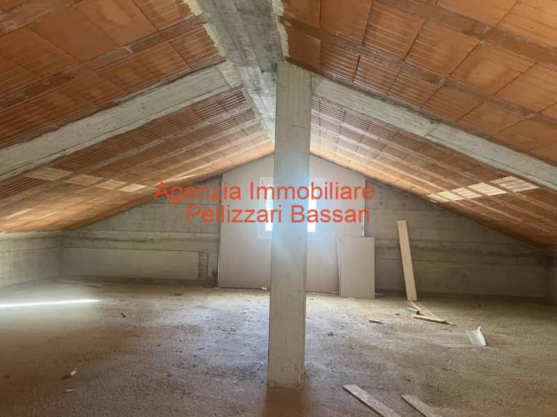 Sei alla ricerca di una casa nuova, moderna e funzionale, disposta su un unico piano? Abbiamo la ...