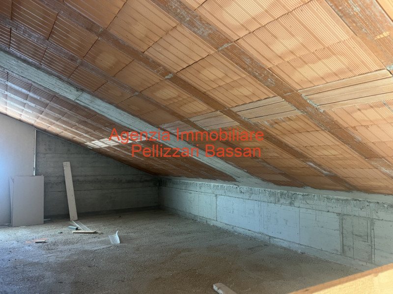 Sei alla ricerca di una casa nuova, moderna e funzionale, disposta su un unico piano? Abbiamo la ...