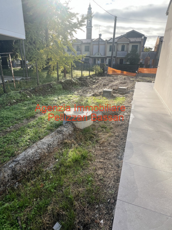 Sei alla ricerca di una casa nuova, moderna e funzionale, disposta su un unico piano? Abbiamo la ...