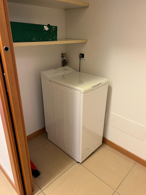 Affittasi appartamento al primo piano in contesto condominiale sito a pochissima distanza dal cen...