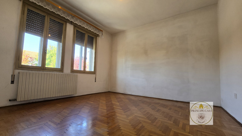 Vendesi a Borgo Veneto, nel cuore della frazione di S. Margherita d'Adige, complesso immobiliare ...