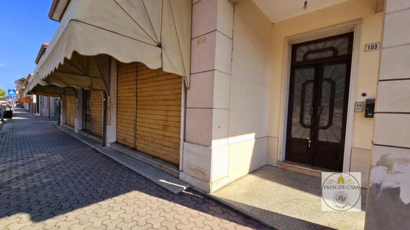 Vendesi a Borgo Veneto, nel cuore della frazione di S. Margherita d'Adige, complesso immobiliare ...