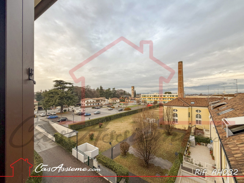 Rif. AH032
PARI AL NUOVO - ACCESSO MUTUO GREEN!
Inseriti in un elegante complesso residenziale di...