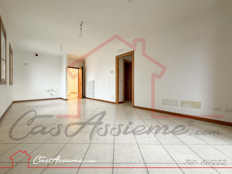 Rif. AH032
PARI AL NUOVO - ACCESSO MUTUO GREEN!
Inseriti in un elegante complesso residenziale di...