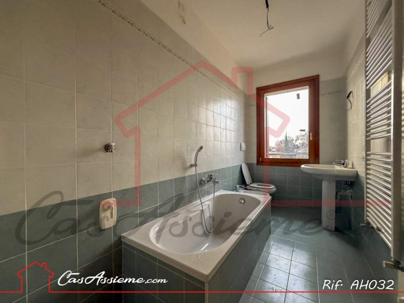 Rif. AH032
PARI AL NUOVO - ACCESSO MUTUO GREEN!
Inseriti in un elegante complesso residenziale di...