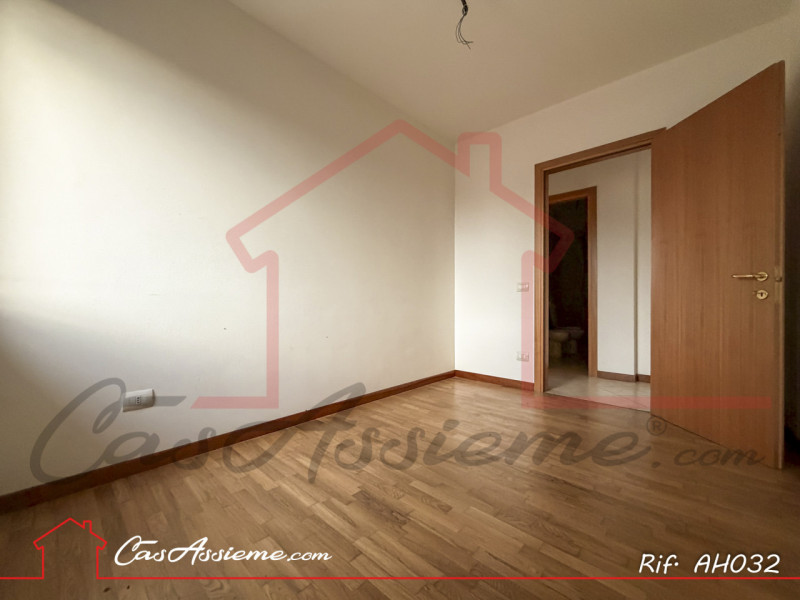 Rif. AH032
PARI AL NUOVO - ACCESSO MUTUO GREEN!
Inseriti in un elegante complesso residenziale di...