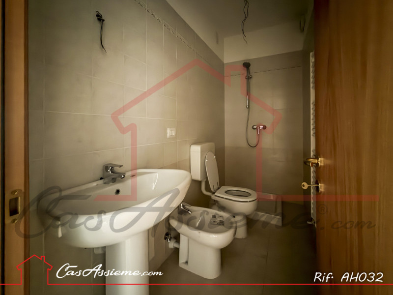 Rif. AH032
PARI AL NUOVO - ACCESSO MUTUO GREEN!
Inseriti in un elegante complesso residenziale di...