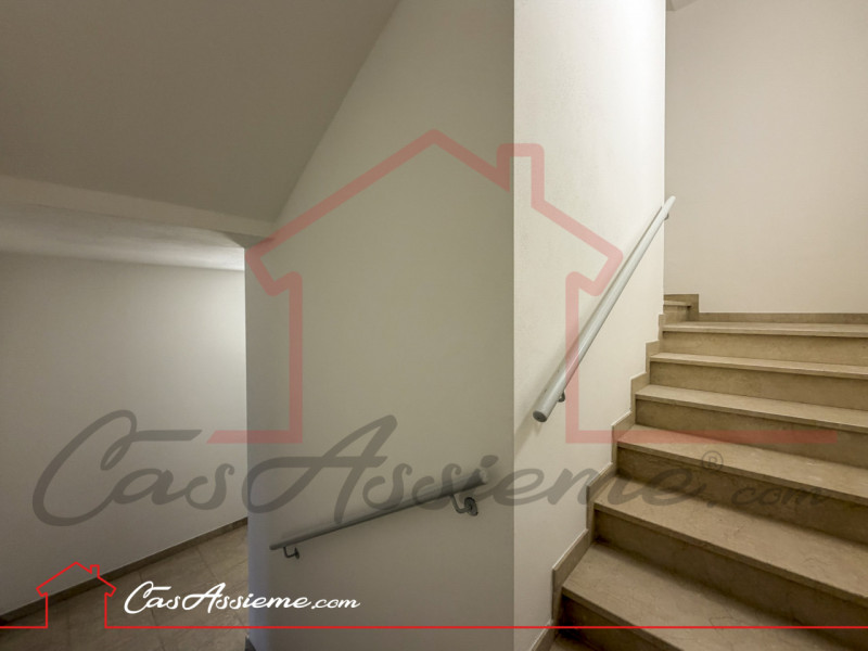 Rif. AH032
PARI AL NUOVO - ACCESSO MUTUO GREEN!
Inseriti in un elegante complesso residenziale di...