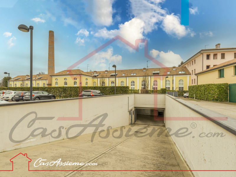 Rif. AH032
PARI AL NUOVO - ACCESSO MUTUO GREEN!
Inseriti in un elegante complesso residenziale di...