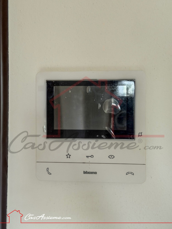 Rif. AH032
PARI AL NUOVO - ACCESSO MUTUO GREEN!
Inseriti in un elegante complesso residenziale di...