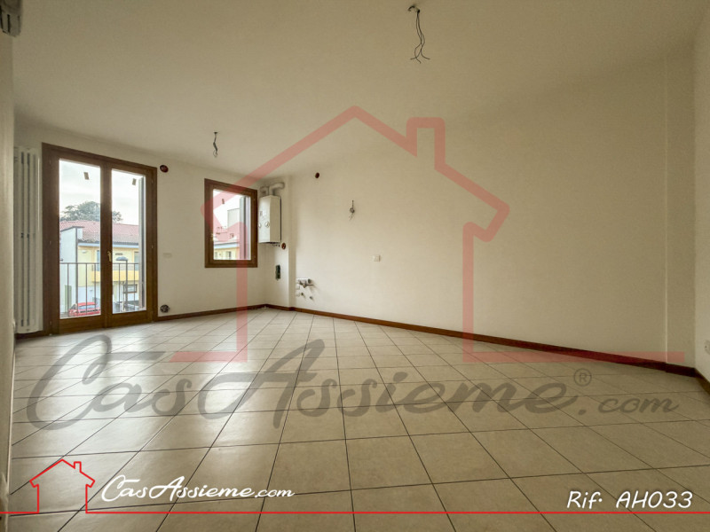 Rif. AH033
PARI AL NUOVO - ACCESSO MUTUO GREEN!
In posizione strategica a soli 10 minuti da Caste...